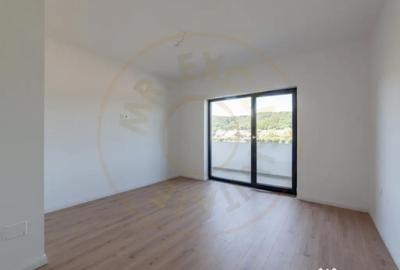 Casă cu 4 camere cu Teren 470 Mp în Micești - 1