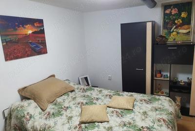 Casă cu 4 camere cu Teren 2500 Mp în Central - 2