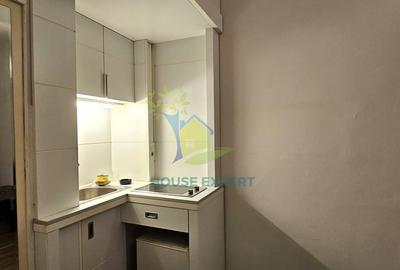 Garsoniera in Piata Romana, la coloane! - 2