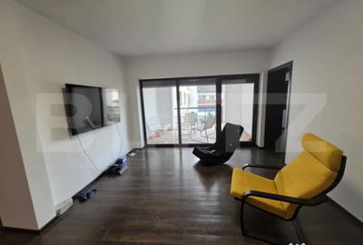 Apartament cu 3 camere semidecomandat în Micro 3 - 4