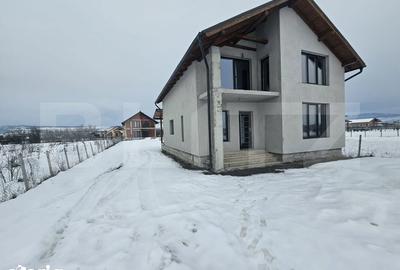 Casă cu 4 camere cu Teren 500 Mp în Budacu de Jos - 1
