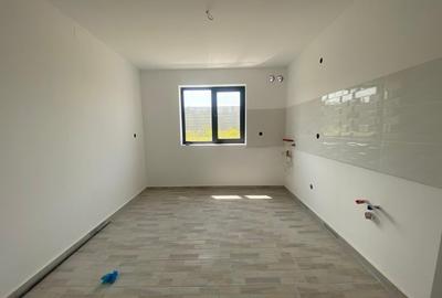 Casă cu 4 camere cu Canalizare în Valea Lupului - 7