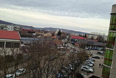 Apartament cu 3 camere în Remetea - 2