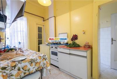 Vanzare 4 camere Piata Rosetti (str. Sfintilor) Centrala proprie - 6