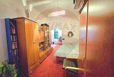 Casa 15 camere de vanzare zona Universitate + spatiu comercial parter - 19