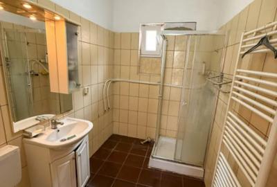 Casă cu 3 camere cu Canalizare în Central - 4