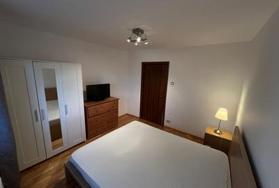 Apartamentul este proaspăt renovat, complet mobilat și utilat deține centrala te - 8
