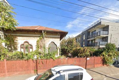 Vând casă renovabilă/demolabilă, teren 382mp, Mihai Viteazu-Caraiman-Republicii. - 1