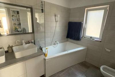 Casă cu Teren 259 Mp în Central