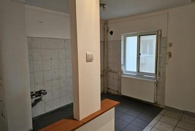 Vanzare Apartament 3 Camere Decomandat Sos.Giurgiului - 3