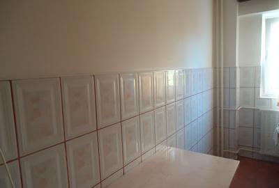 Garsonieră decomandată în P-ța Victoriei - 4