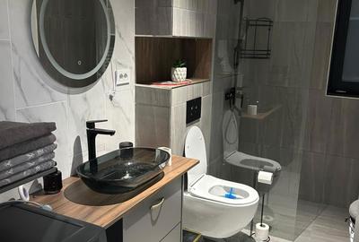 Apartament cu 2 camere semidecomandat în Km 5 - 5