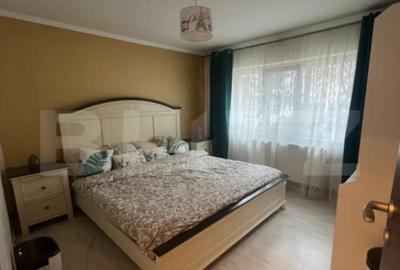 Apartament cu 3 camere decomandat în Rovine - 12