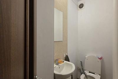 Apartament cu 3 camere decomandat în Titan