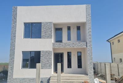 Casă cu 5 camere cu Teren 300 Mp în Berceni - 2