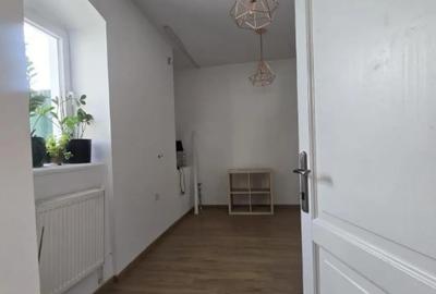 Spațiu comercial, de 69 mp, în Central - 12