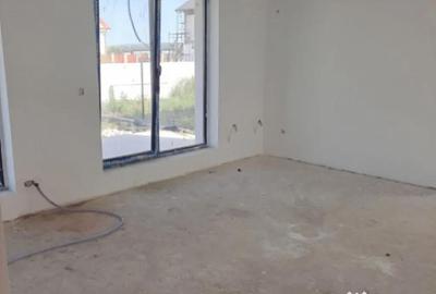 Casă cu 4 camere cu Teren 300 Mp în Lazu - 10