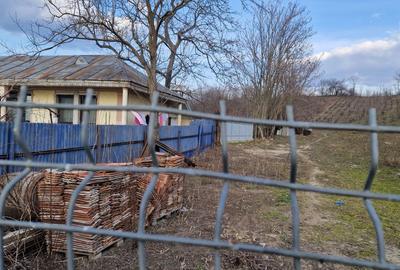 Casă cu 4 camere în Ungureni - 1