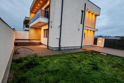 Casă cu 4 camere cu Teren 241 Mp în Chercea - 4