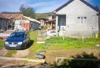 Casa cu 3 camere si o baie