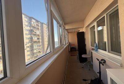 Apartament cu 3 camere decomandat în Periferie - 2