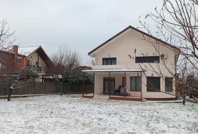 Casă individuală cu 6 camere cu Canalizare în Popas Păcurari