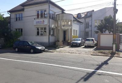 Spațiu comercial, de 880 mp, în Central