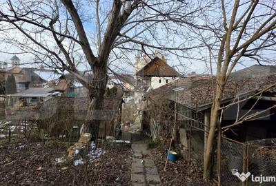 Casă cu 4 camere cu Teren 1500 Mp în Central - 2