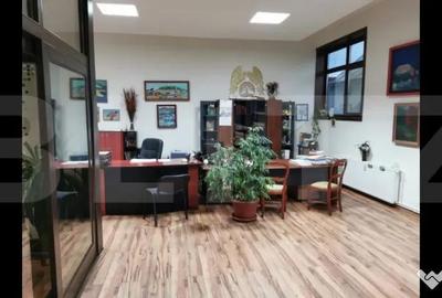 Spațiu comercial, de 93 mp, în Unirea - 2
