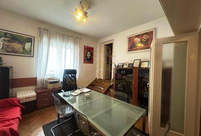 Vanzare - 3 camere  Str. Pasului - colt cu Armeneasca - 20