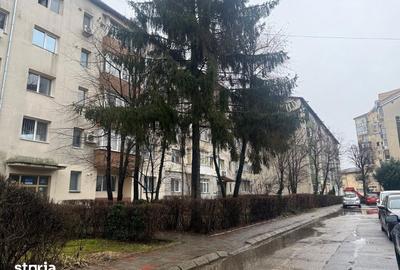 Apartament cu 3 camere în Micro 9 - 11