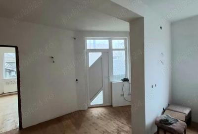 De vanzare-Casa P+M ?i 565 m teren in Mun. Rm Valcea, cartier Goranu, Calea Bucure?ti 127 A - 13