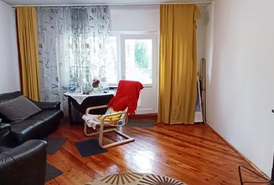 Apartament cu 3 camere decomandate,Carpatilor-Judetean - 1