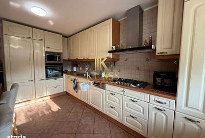 Casă cu 4 camere cu Canalizare în Ostratu