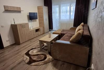 Inchiriez apartament cu 2 camera