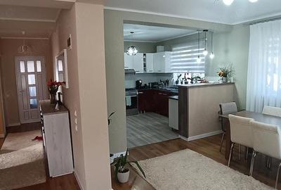Casă cu Teren 300 Mp în Central - 5