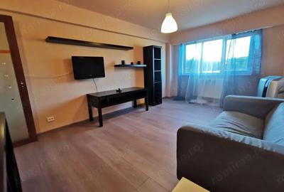 Inchiriez apartament 3 camere Micro 4 - 7