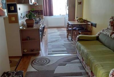 Apartament cu 3 camere decomandat, mobilat în Lupeni - 2