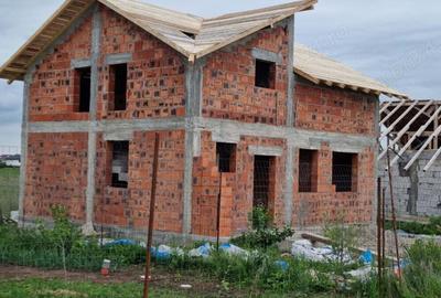 Casă cu 4 camere în Roșiori de Vede - 3