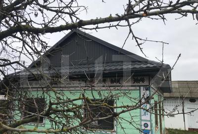 Casa batraneasca,partial renovata,loc. Meresti,3400mp teren - 1