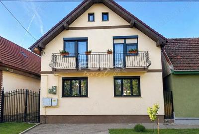 Casă cu 4 camere cu Teren 235 Mp în Iosia