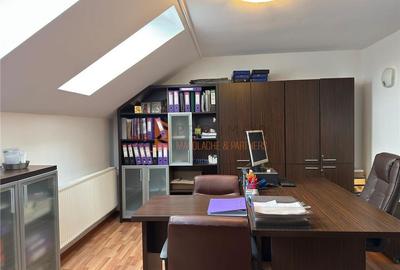 Casă individuală cu 6 camere cu Canalizare în 1 Decembrie - 10