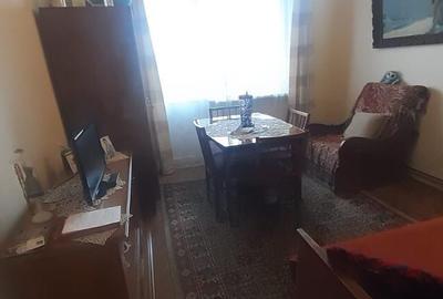 Unirii, zona Casa Vacantei, 3 camere, etaj 2 - 4