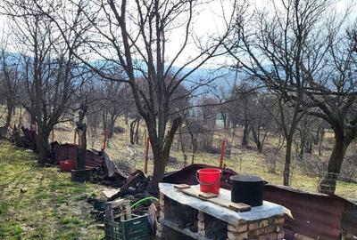 Teren de 4300 mp, în Central - 7