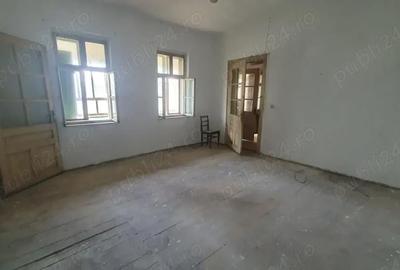 Casă cu 5 camere cu Teren 2259 Mp în Zădăreni - 9