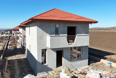 Casă individuală cu 4 camere cu Canalizare în Valea Lupului - 2