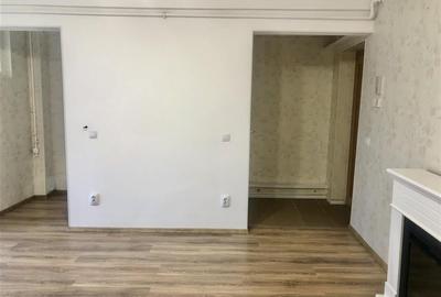 SPATIU CU POZITIE BUNA,  Centrul Civic AFI - 3