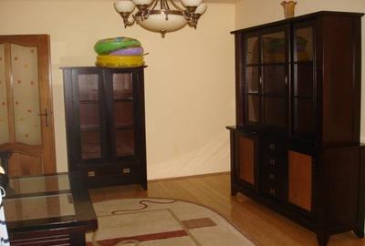 Apartament cu 3 camere decomandat în Decebal - 2