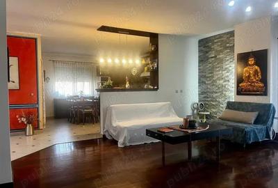 Apartament de vanzare, 4 camere - 4