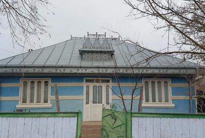 Casă cu Teren 22000 Mp în Codăești - 1